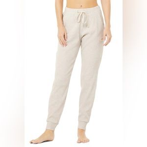 Alo Yoga Muse Sweatpants in Bone Heather Size M